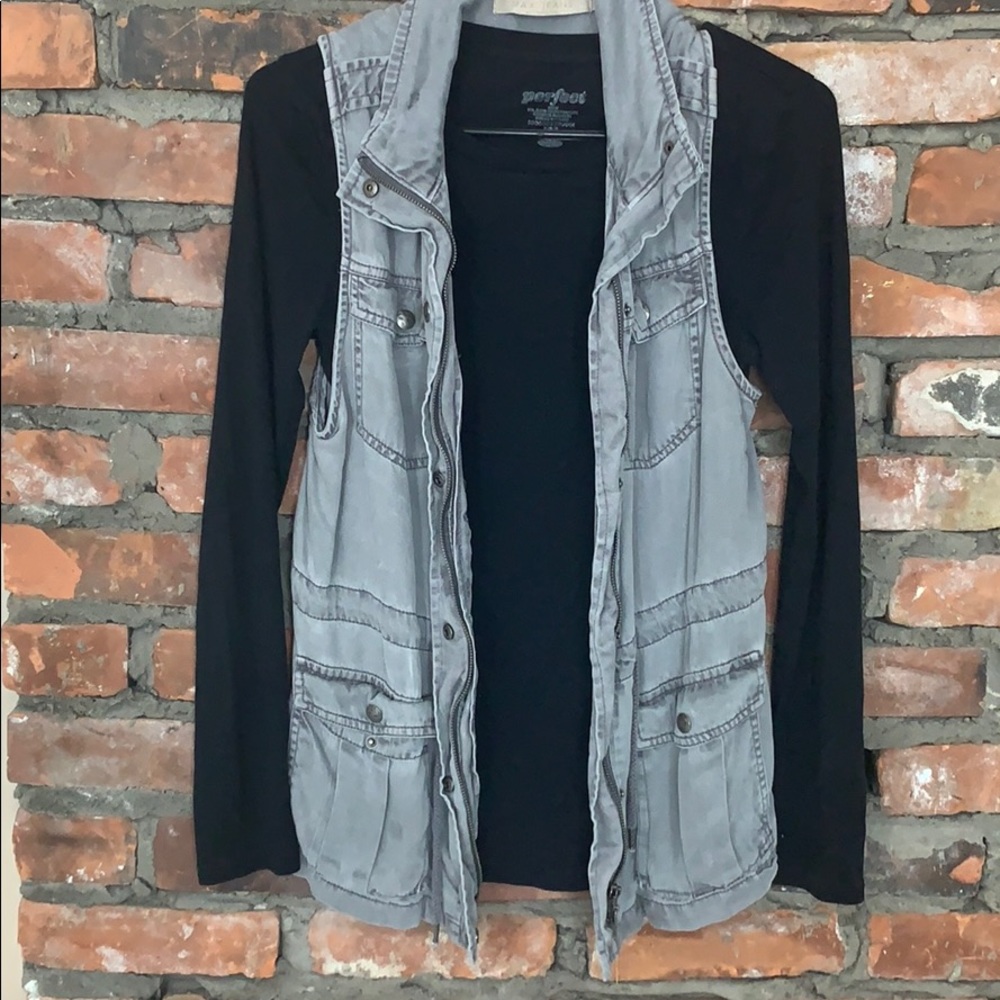 Grey zip up vest